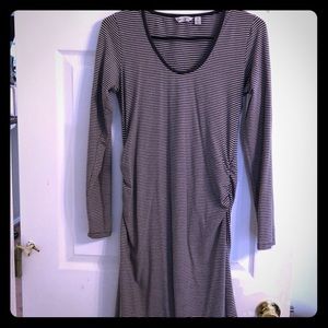Stretchy stripe maternity dress